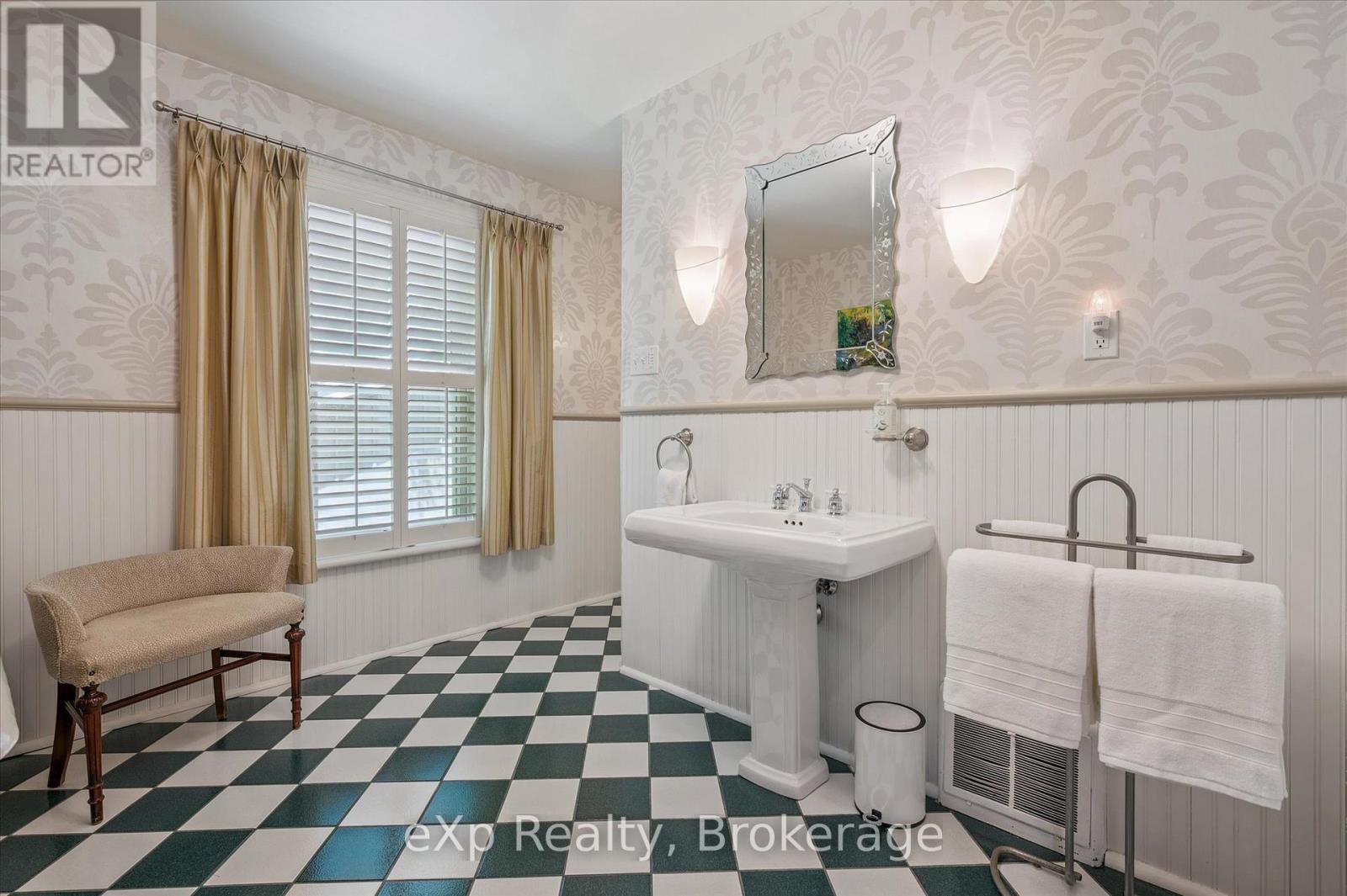 72 Kathleen Street, Guelph, Ontario  N1H 4Y3 - Photo 30 - X12241238