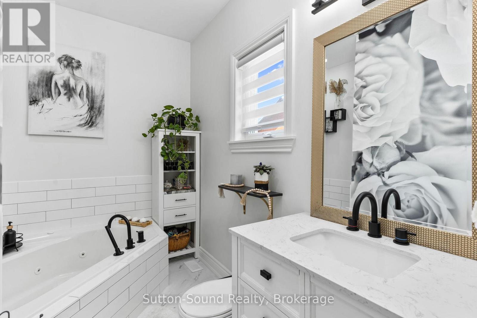 170 Lakeshore Road, Georgian Bluffs, Ontario  N0H 2T0 - Photo 31 - X12241272