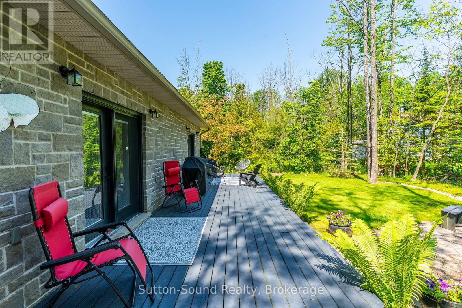 170 Lakeshore Road, Georgian Bluffs, Ontario  N0H 2T0 - Photo 38 - X12241272