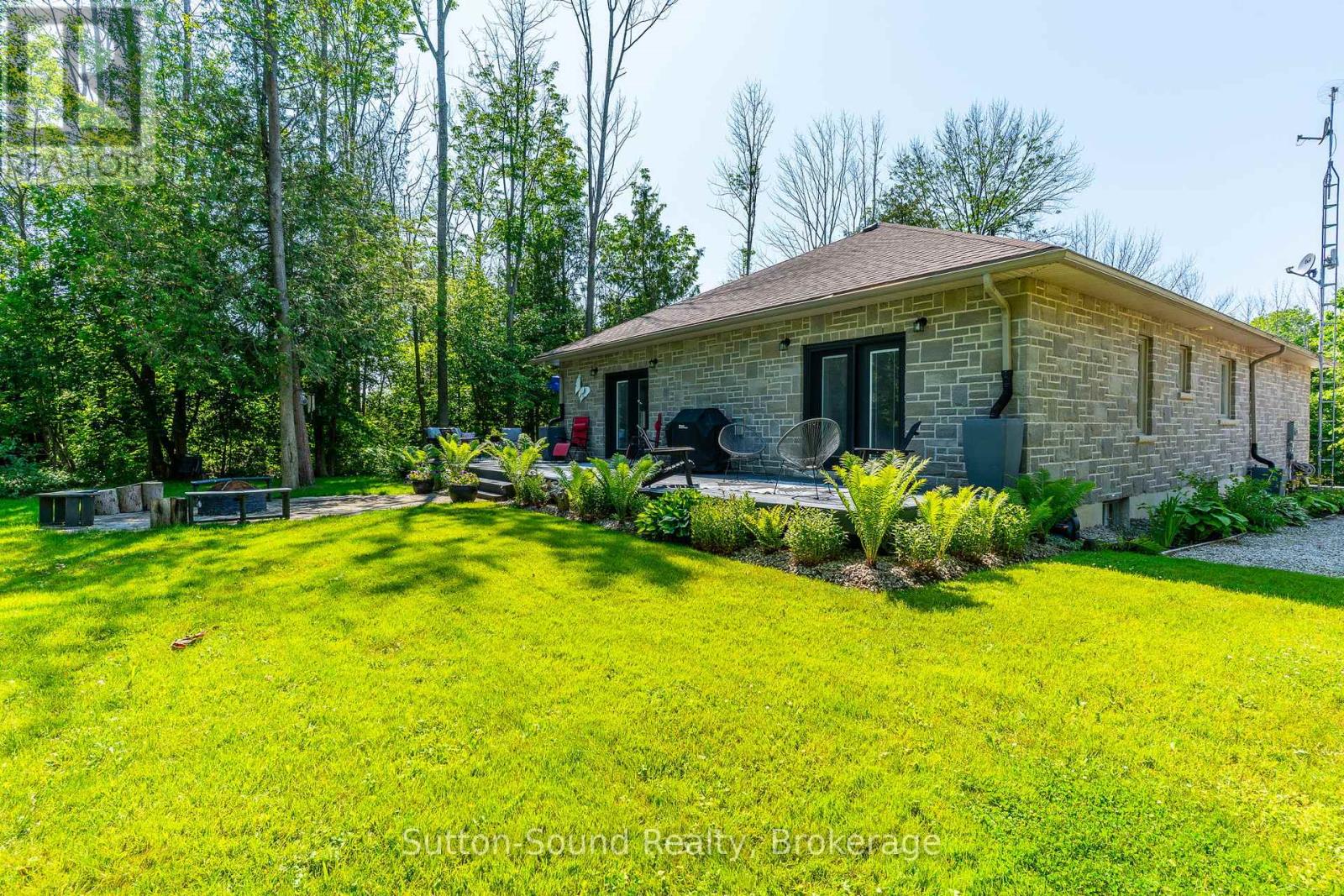 170 Lakeshore Road, Georgian Bluffs, Ontario  N0H 2T0 - Photo 44 - X12241272