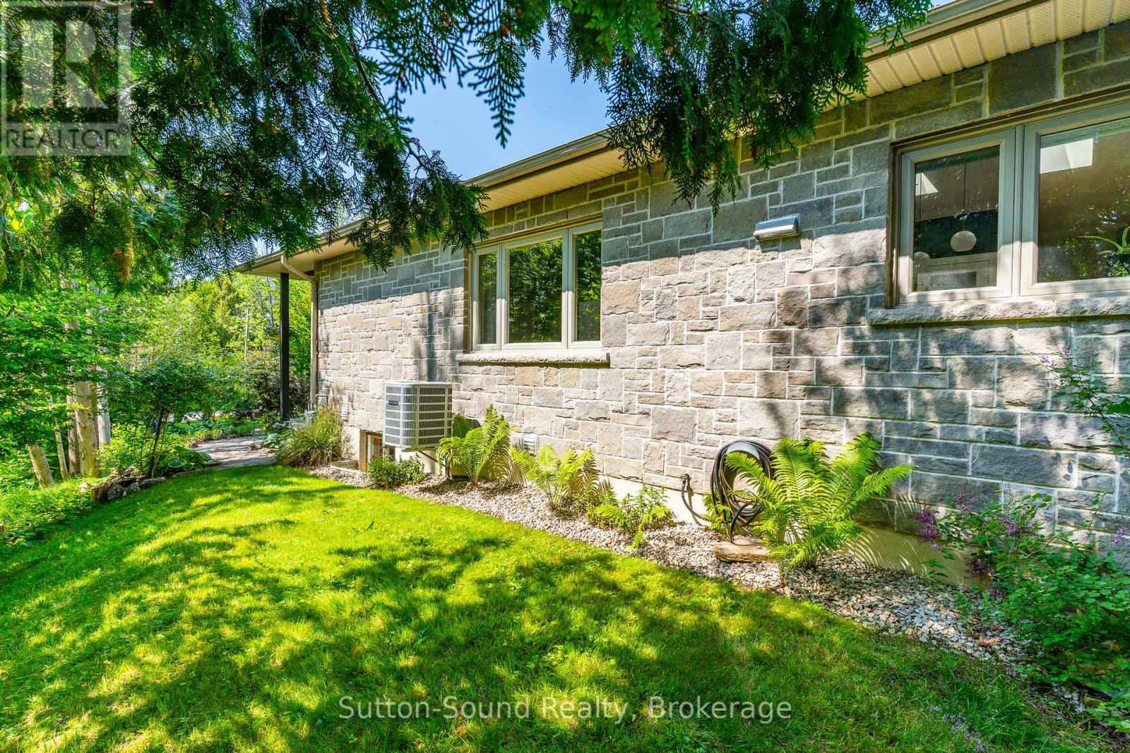 170 Lakeshore Road, Georgian Bluffs, Ontario  N0H 2T0 - Photo 45 - X12241272