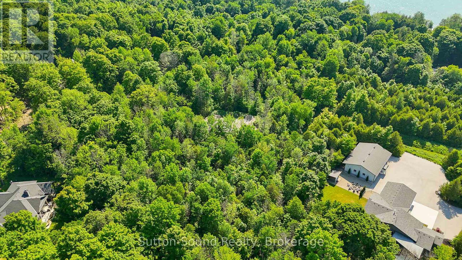 127 Big Rock Road, Georgian Bluffs, Ontario  N0H 2K0 - Photo 10 - X12241273