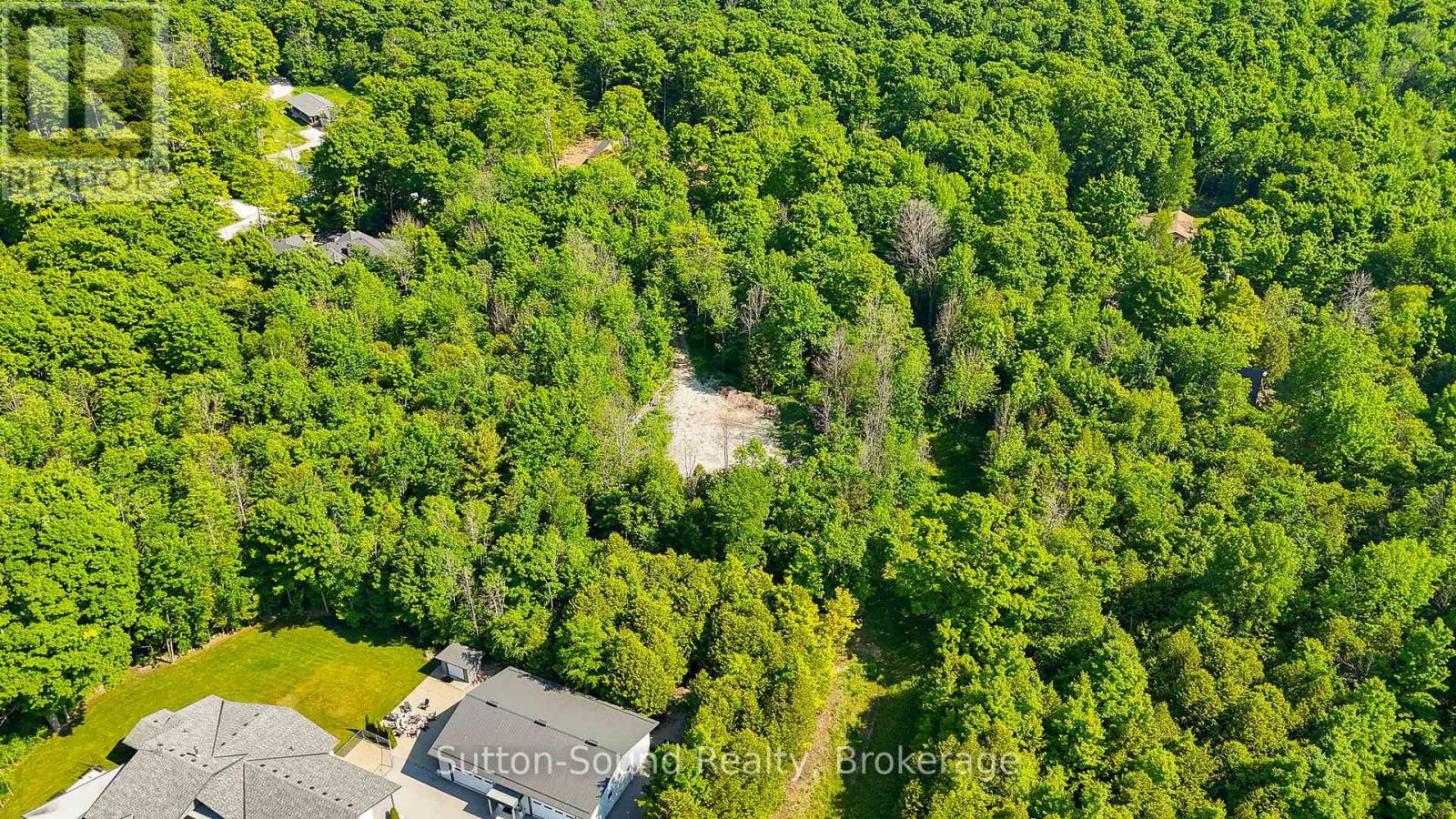 127 Big Rock Road, Georgian Bluffs, Ontario  N0H 2K0 - Photo 11 - X12241273