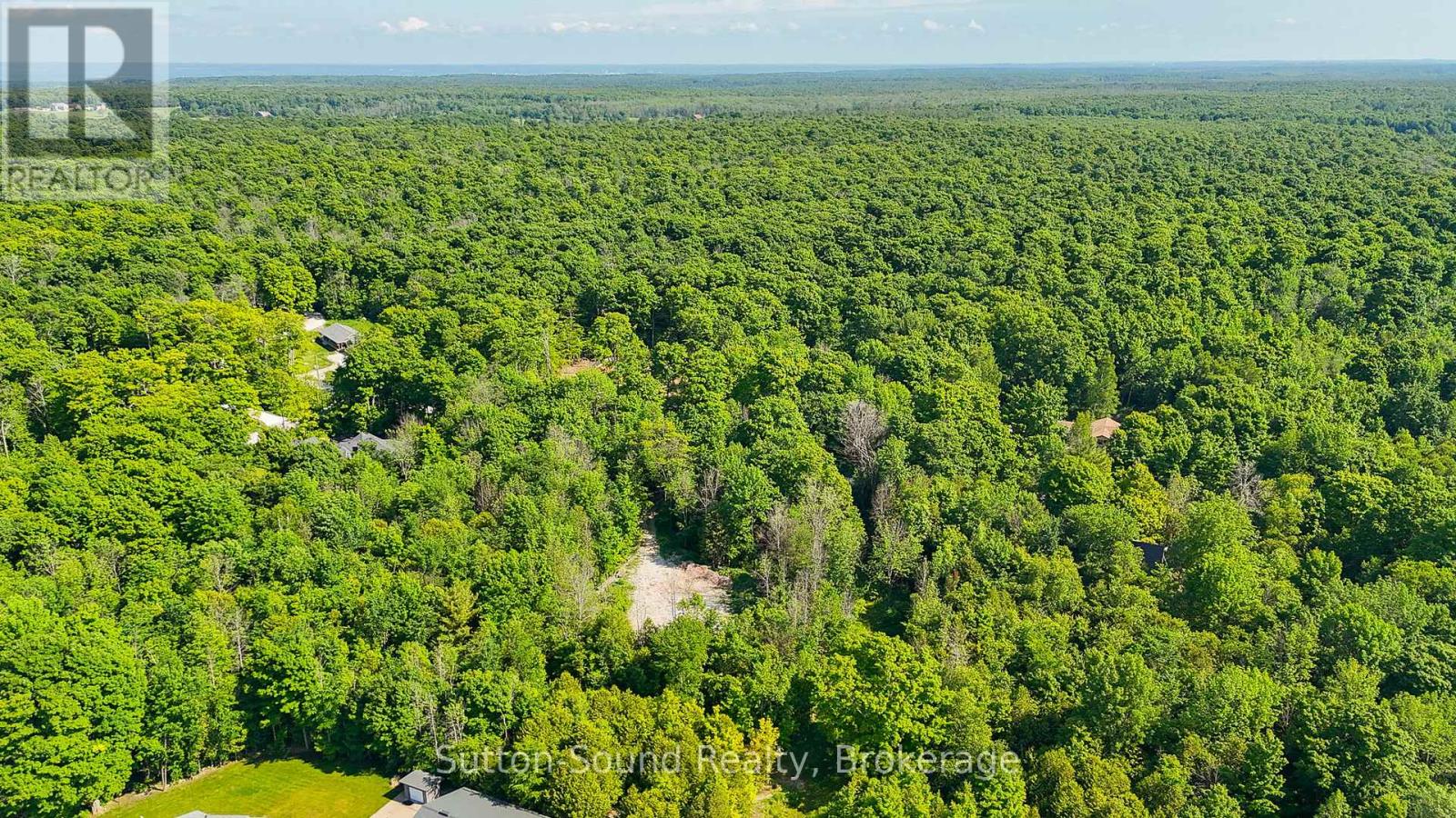 127 Big Rock Road, Georgian Bluffs, Ontario  N0H 2K0 - Photo 12 - X12241273