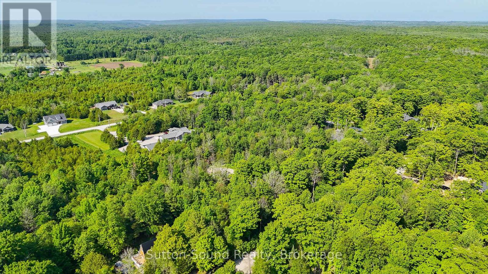 127 Big Rock Road, Georgian Bluffs, Ontario  N0H 2K0 - Photo 14 - X12241273