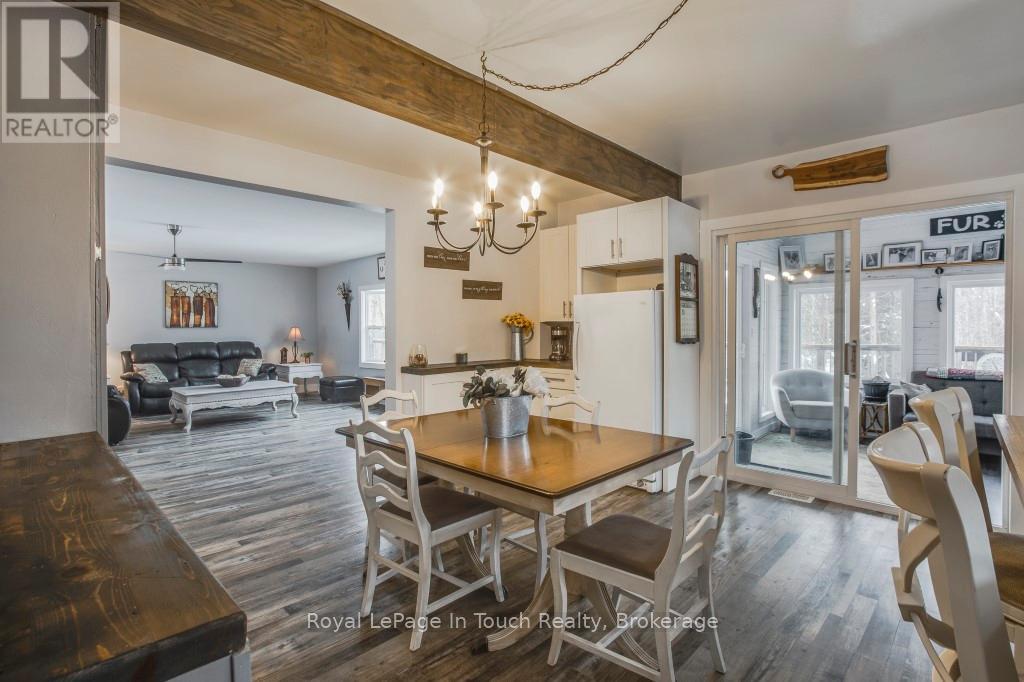 36 Meadows Avenue, Tay, Ontario  L0K 2C0 - Photo 16 - S12241321