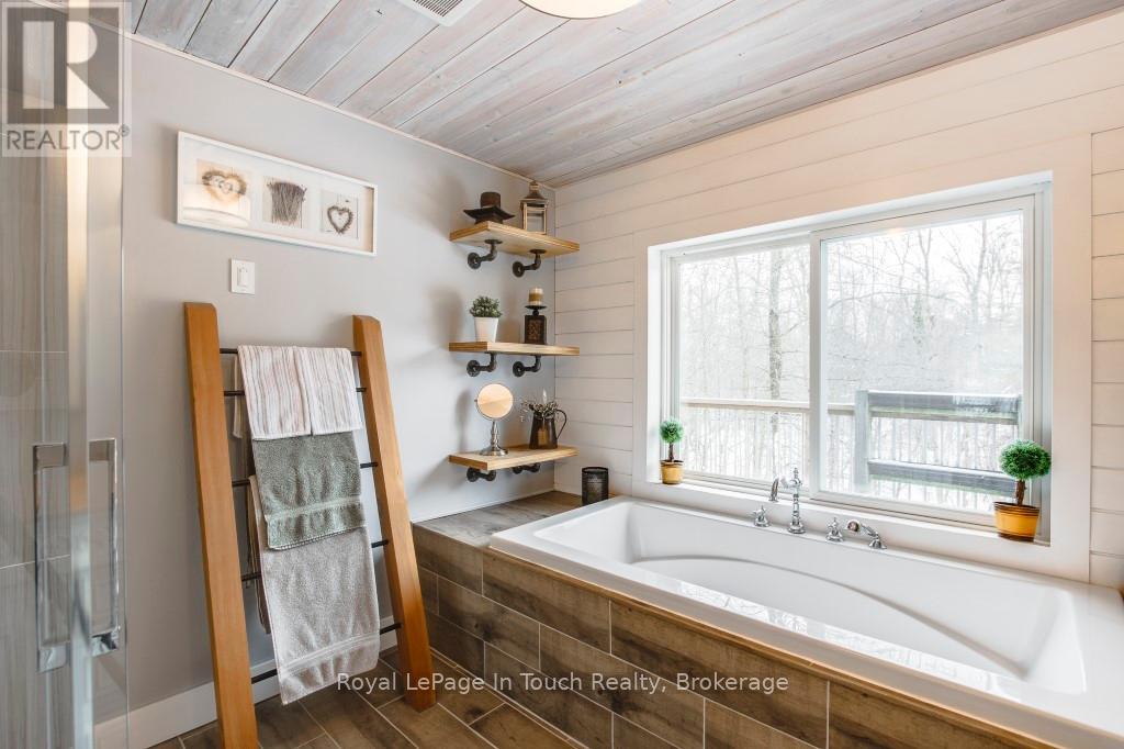 36 Meadows Avenue, Tay, Ontario  L0K 2C0 - Photo 23 - S12241321