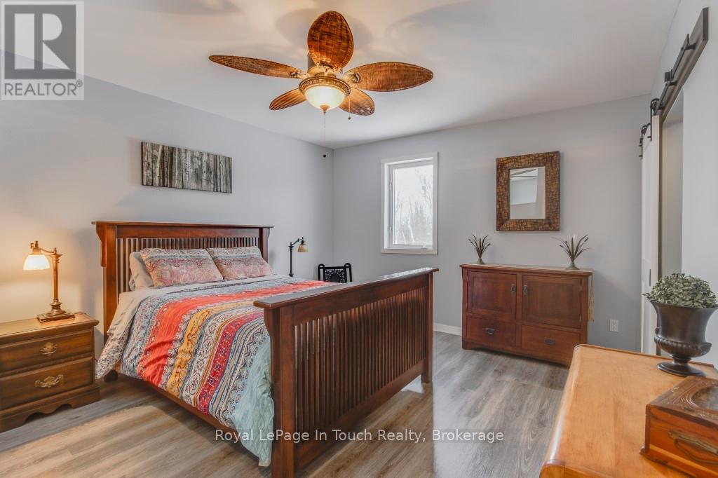 36 Meadows Avenue, Tay, Ontario  L0K 2C0 - Photo 24 - S12241321