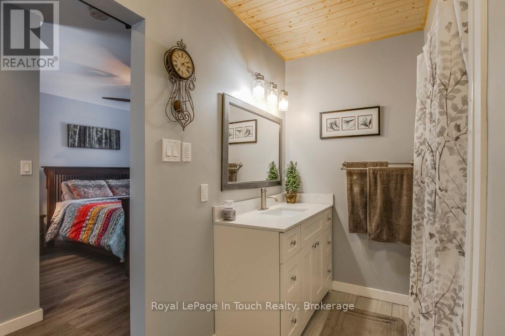 36 Meadows Avenue, Tay, Ontario  L0K 2C0 - Photo 26 - S12241321