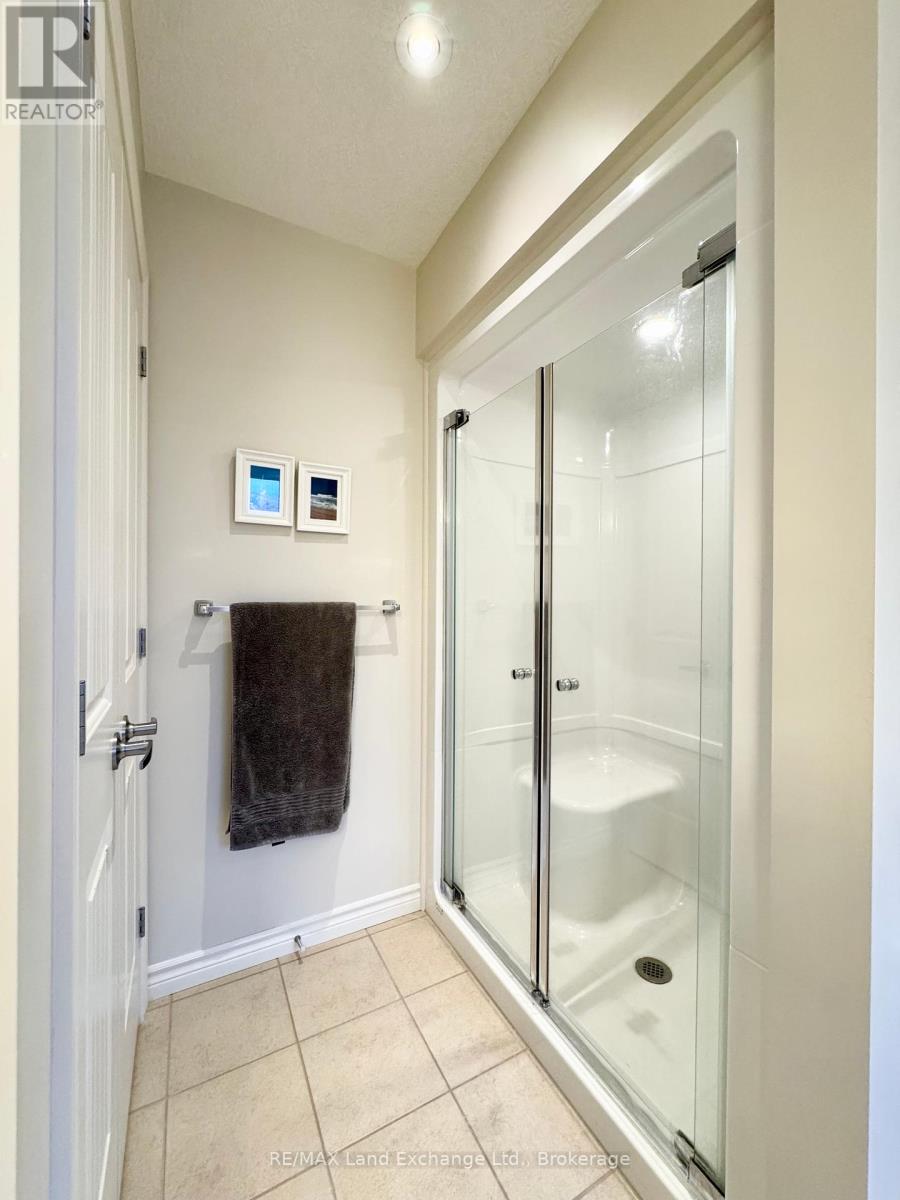 246 Stickel Street, Saugeen Shores, Ontario  N0H 2C1 - Photo 15 - X12241288