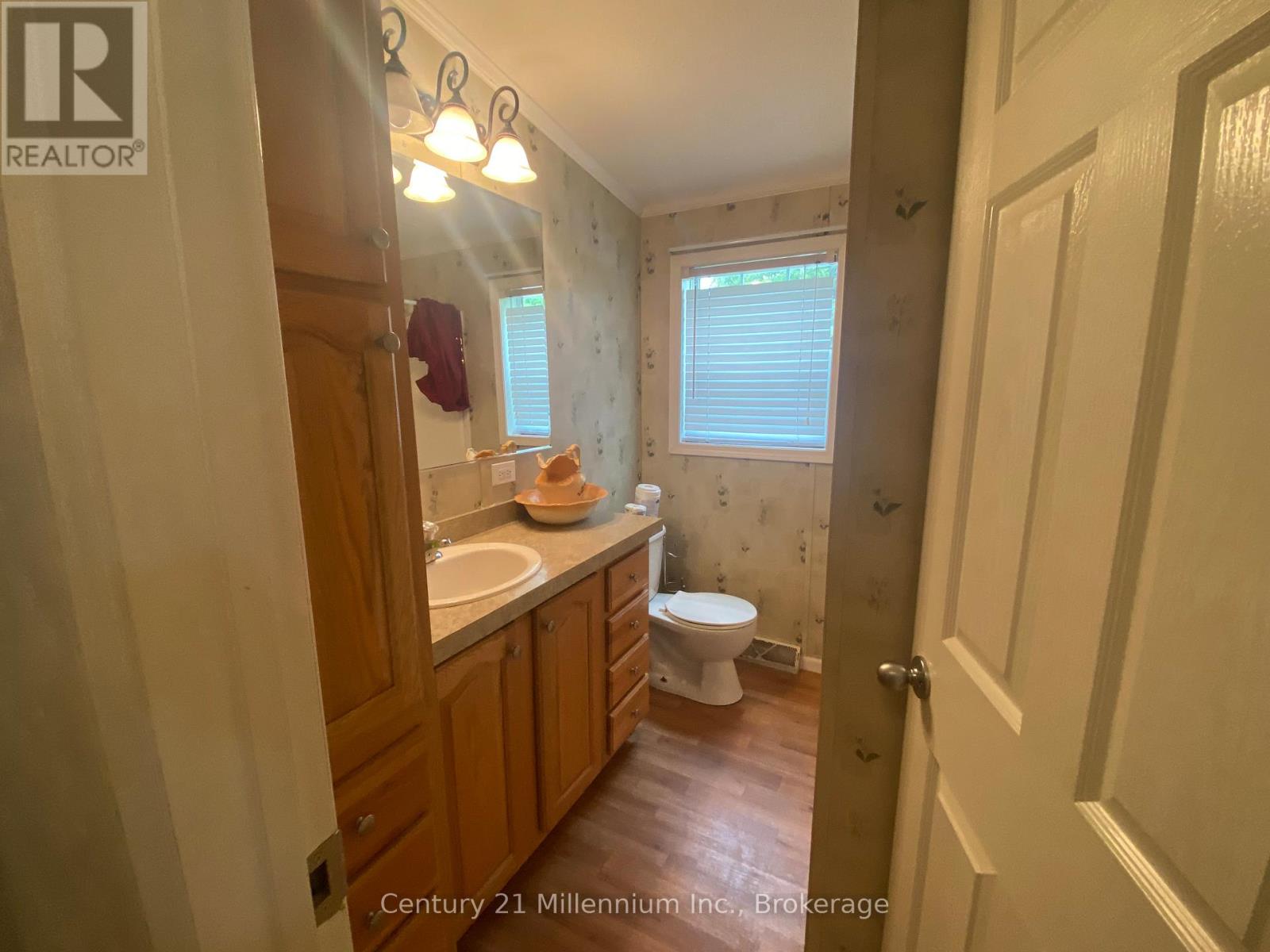 96 Georgian Glen Drive, Wasaga Beach, Ontario  L9Z 1K7 - Photo 11 - S12237586