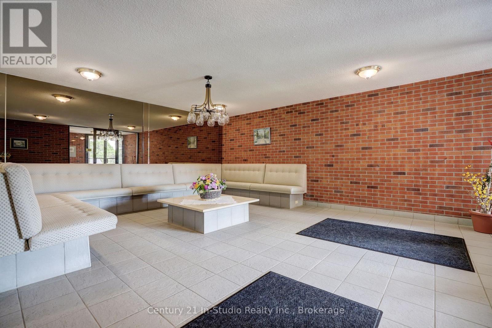 311 - 860 9 Street E, Owen Sound, Ontario  N4K 1R2 - Photo 9 - X12241407