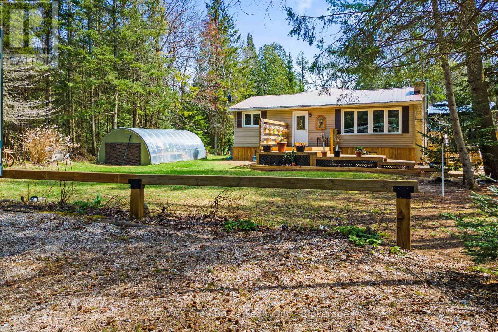 33 WOODSTOCK AVENUE, Northern Bruce Peninsula, Ontario
