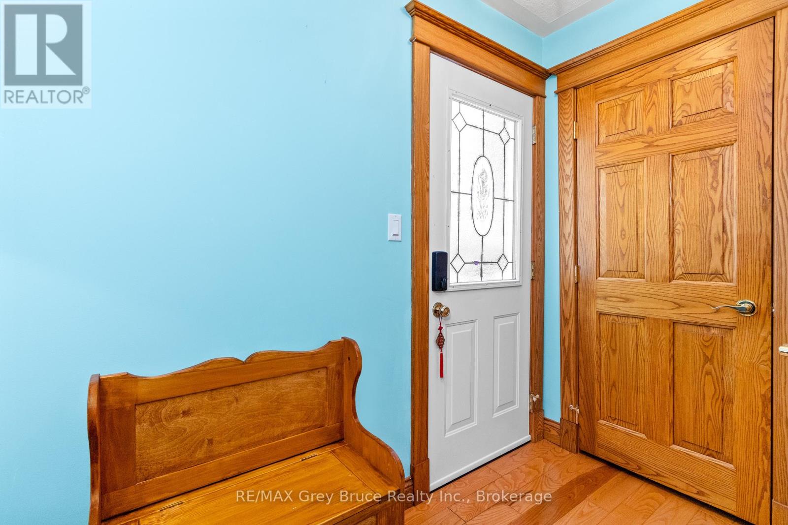33 Woodstock Avenue, Northern Bruce Peninsula, Ontario  N0H 2M0 - Photo 10 - X12241443