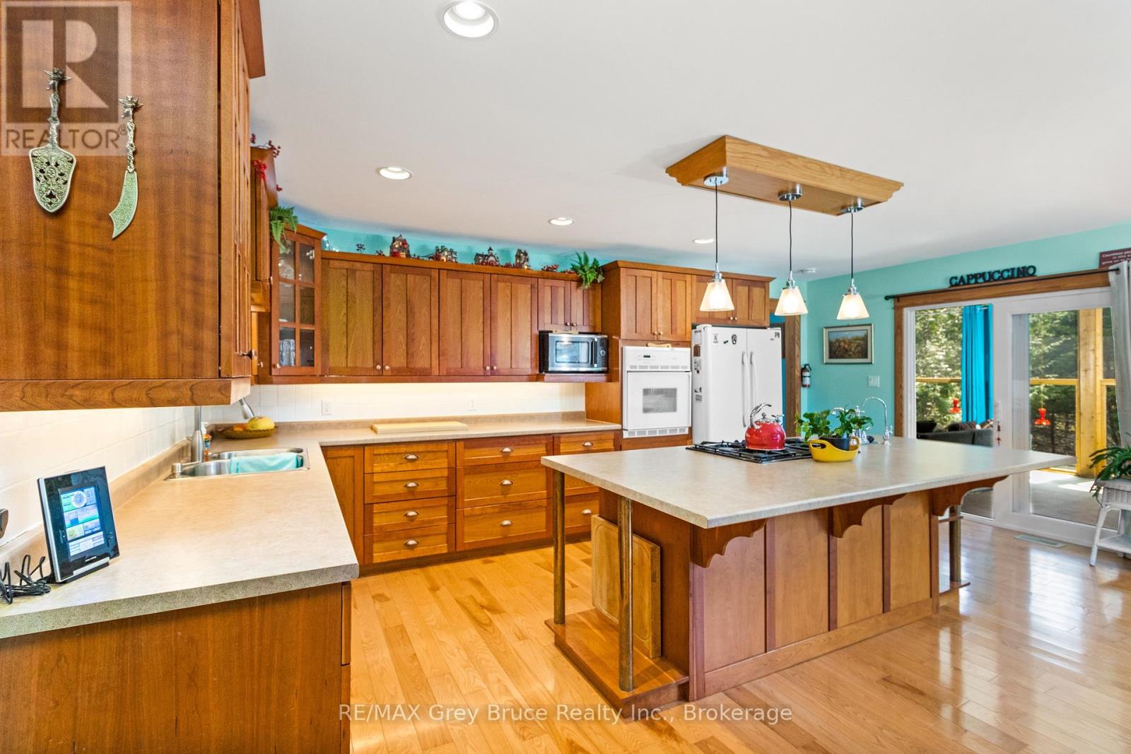 33 Woodstock Avenue, Northern Bruce Peninsula, Ontario  N0H 2M0 - Photo 15 - X12241443