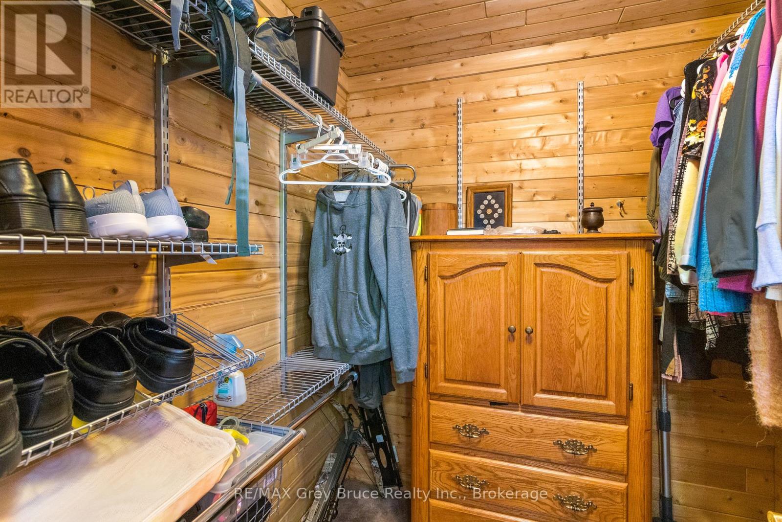 33 Woodstock Avenue, Northern Bruce Peninsula, Ontario  N0H 2M0 - Photo 22 - X12241443