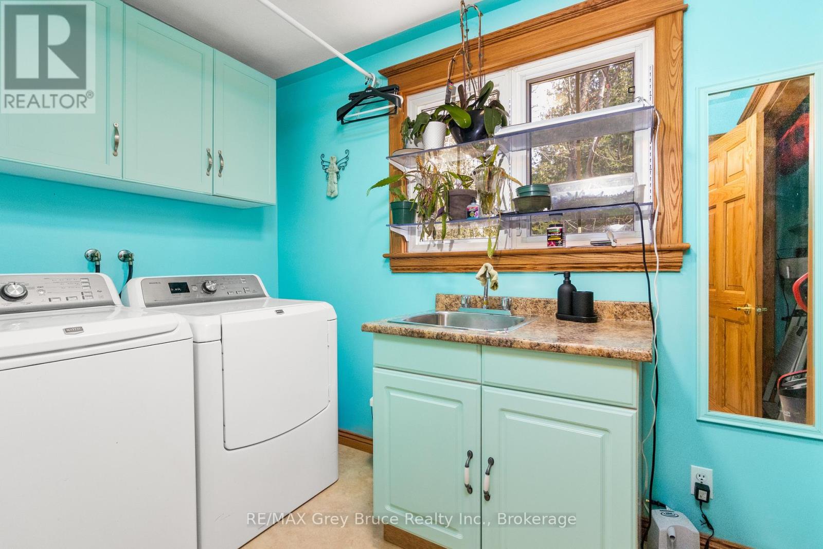 33 Woodstock Avenue, Northern Bruce Peninsula, Ontario  N0H 2M0 - Photo 25 - X12241443