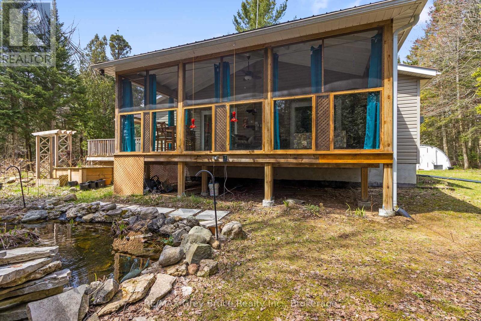 33 Woodstock Avenue, Northern Bruce Peninsula, Ontario  N0H 2M0 - Photo 36 - X12241443