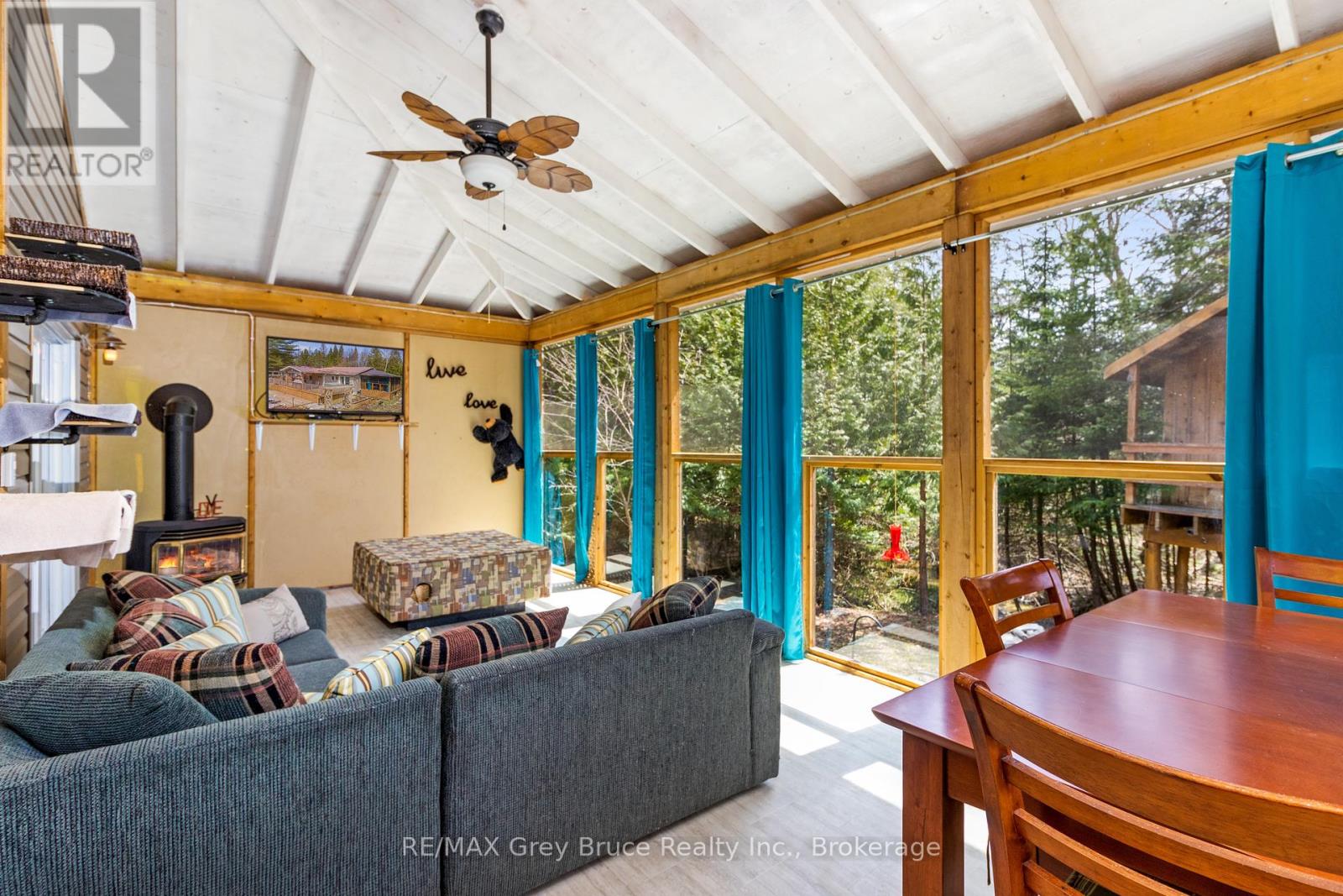 33 Woodstock Avenue, Northern Bruce Peninsula, Ontario  N0H 2M0 - Photo 4 - X12241443