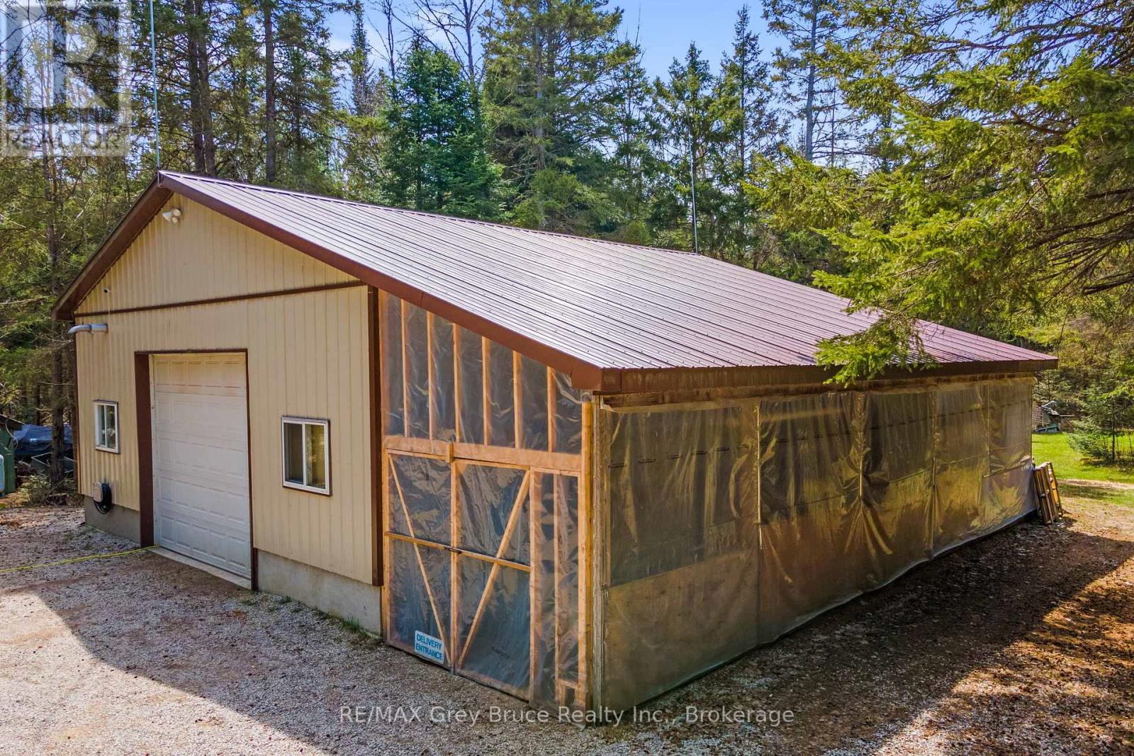 33 Woodstock Avenue, Northern Bruce Peninsula, Ontario  N0H 2M0 - Photo 41 - X12241443