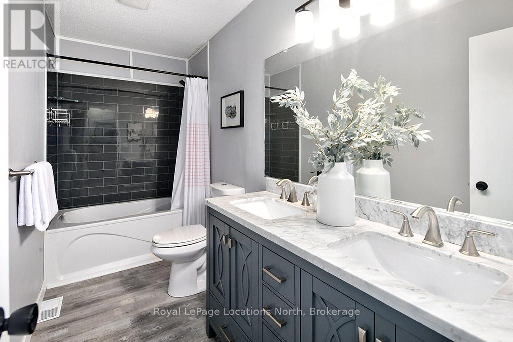33 Blake Street, Meaford, Ontario  N4L 1E9 - Photo 10 - X12241516