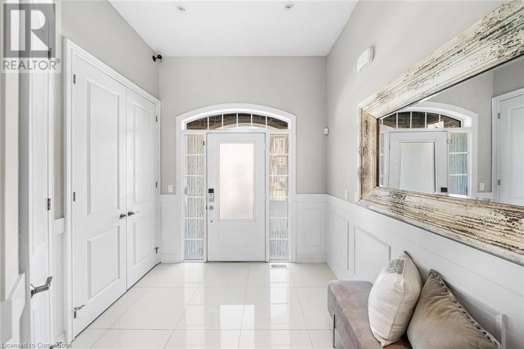 114 Waterview Common, Oakville, Ontario  L6L 0E7 - Photo 2 - 40744530