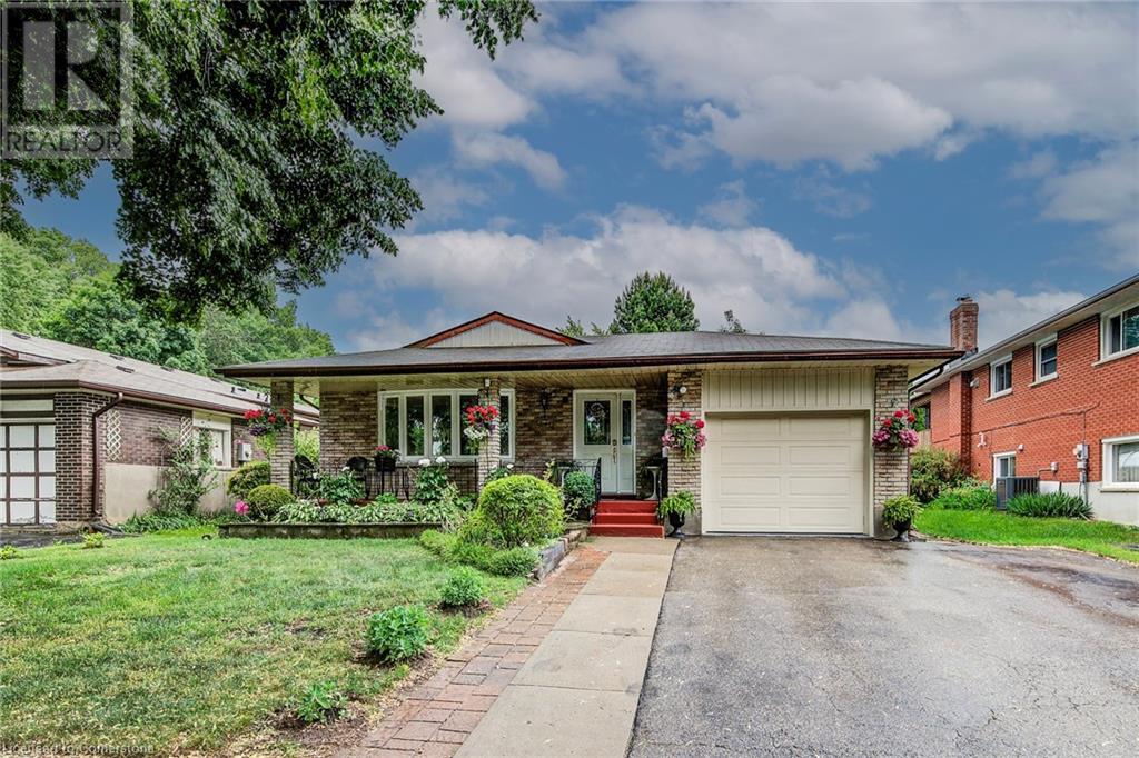 170 Martinglen Crescent, Kitchener, Ontario  N2E 2A2 - Photo 2 - 40740978