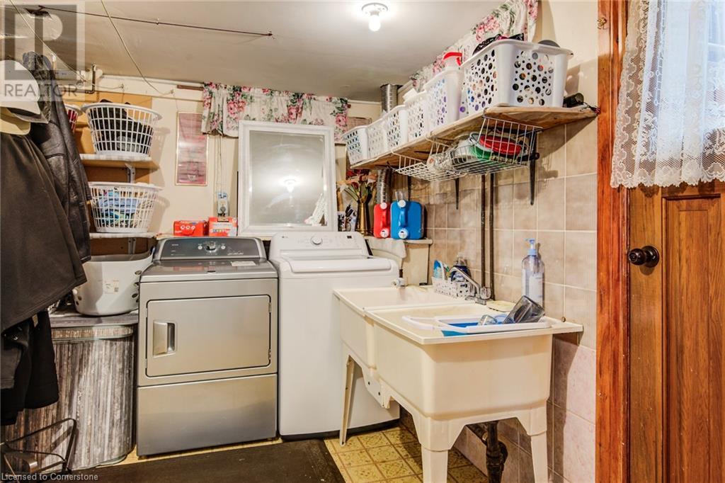 170 Martinglen Crescent, Kitchener, Ontario  N2E 2A2 - Photo 34 - 40740978