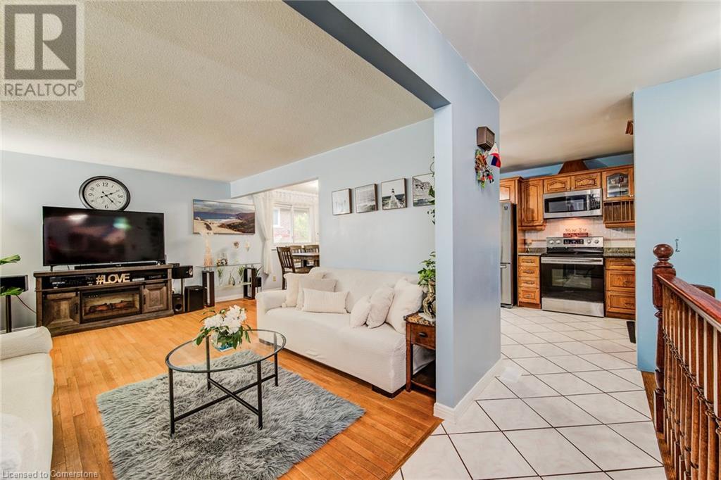 170 Martinglen Crescent, Kitchener, Ontario  N2E 2A2 - Photo 8 - 40740978