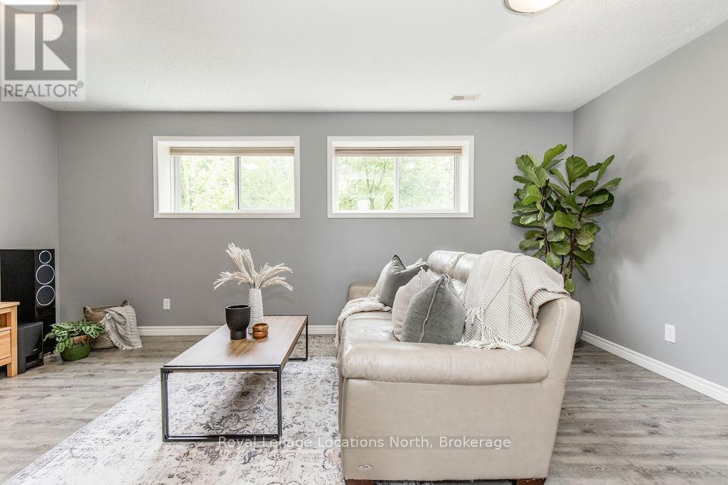 21 Robert Avenue, Collingwood, Ontario  L9Y 5N5 - Photo 33 - S12241714