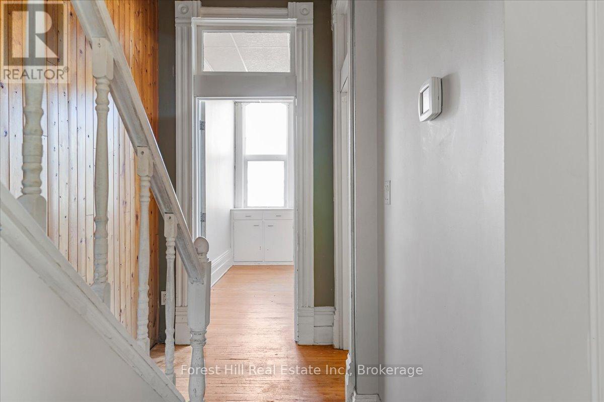 201 - 29 Sykes Street N, Meaford, Ontario  L9Y 1M3 - Photo 9 - X12241745