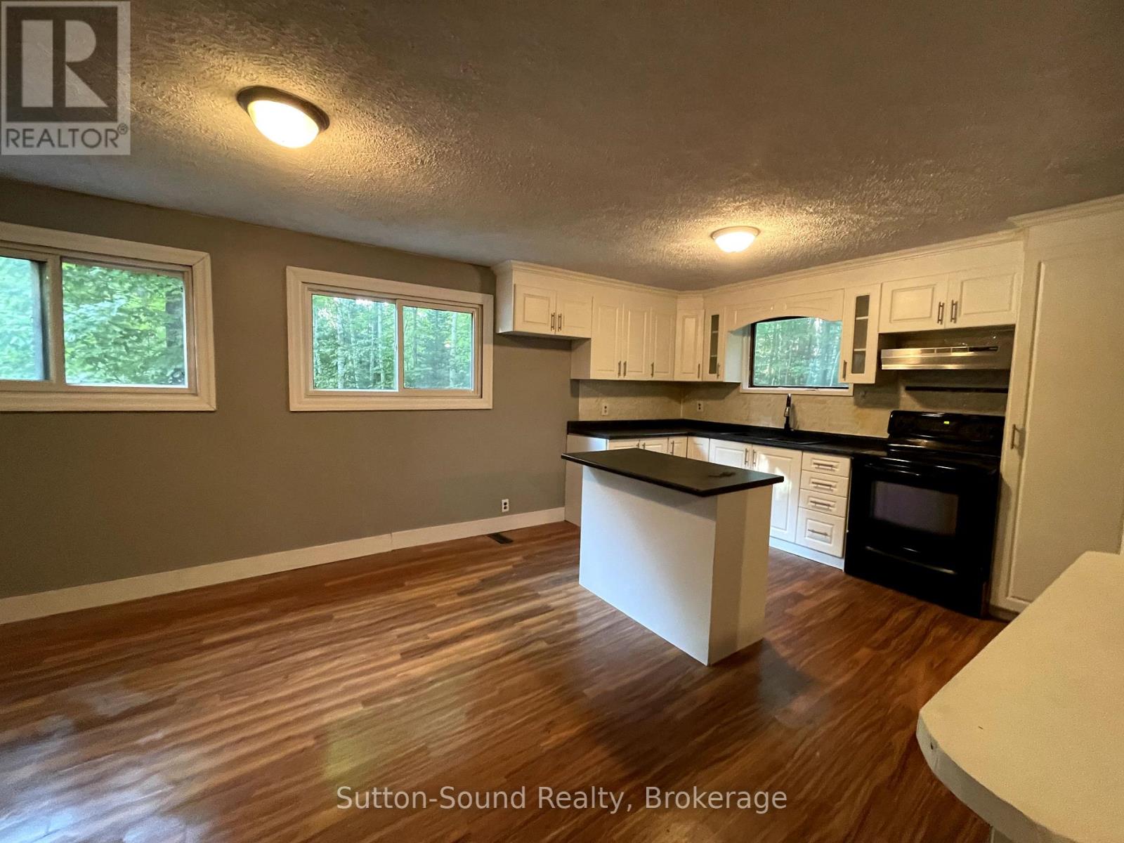 442 Berford Lake Road, South Bruce Peninsula, Ontario  N0H 2T0 - Photo 6 - X12241754
