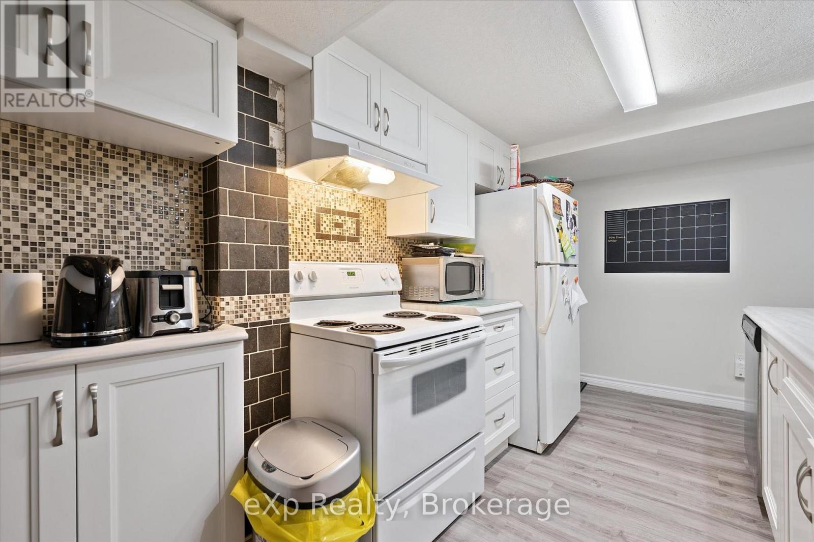 550 Elora Street, Centre Wellington, Ontario  N1M 1Y8 - Photo 29 - X12241765