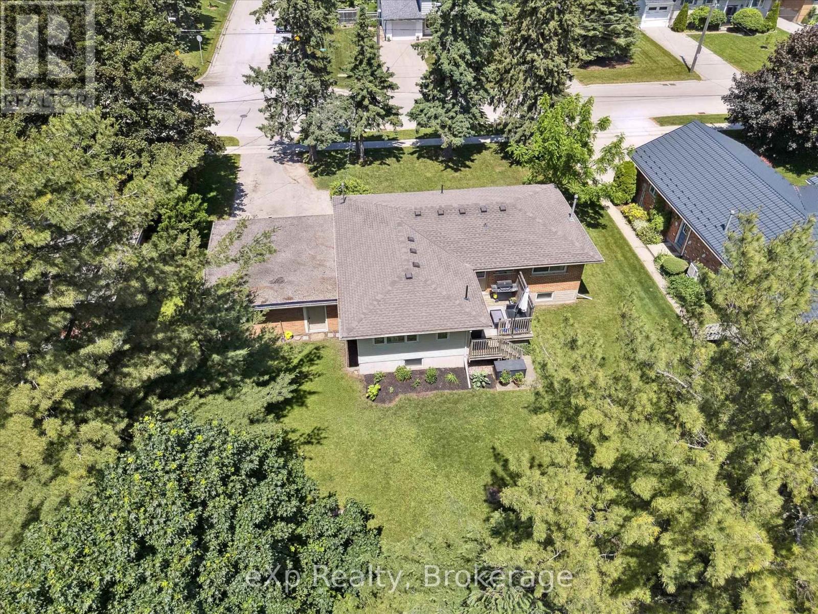 550 Elora Street, Centre Wellington, Ontario  N1M 1Y8 - Photo 39 - X12241765