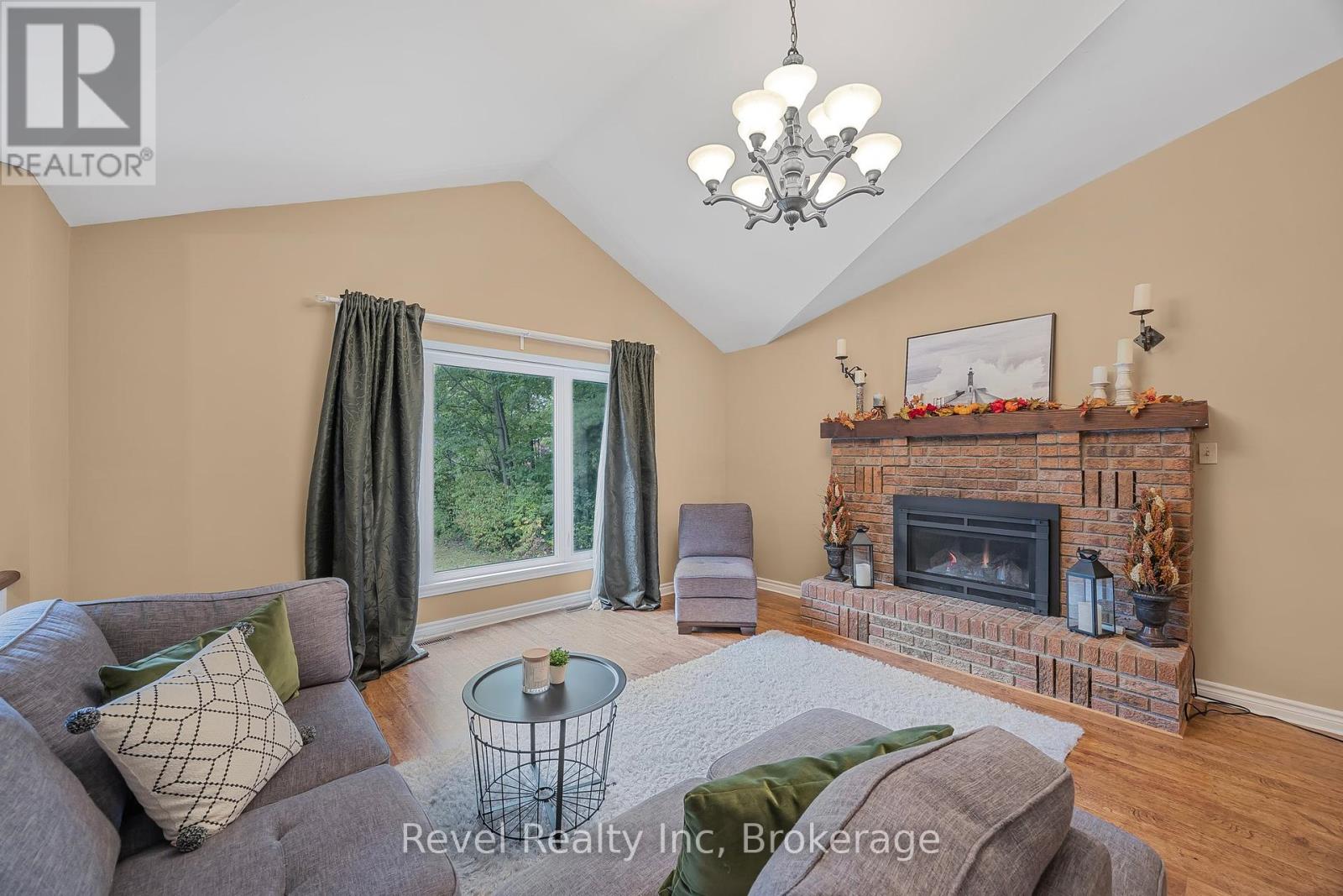 49 Birchwood Trail, Wasaga Beach, Ontario  L9Z 1B1 - Photo 2 - S12241912