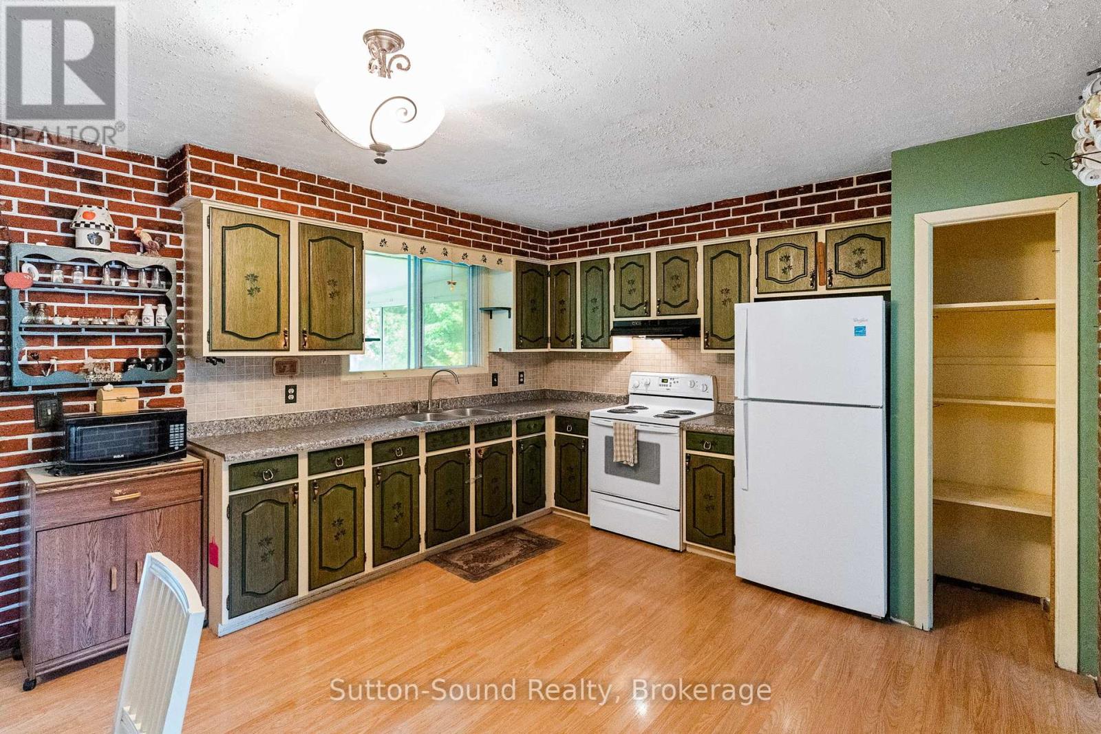 17 Front Street, South Bruce Peninsula, Ontario  N0H 1P0 - Photo 13 - X12241890
