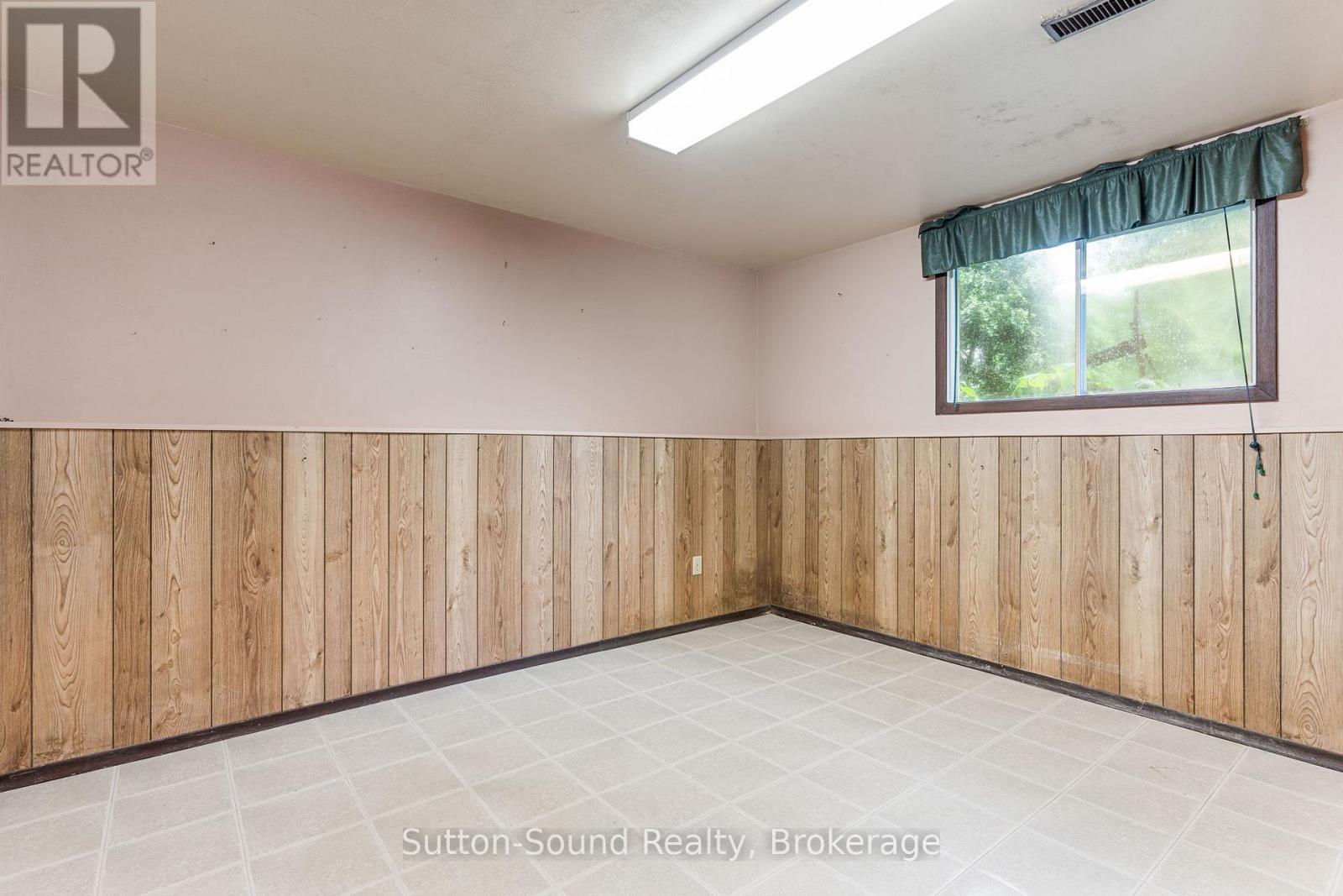 17 Front Street, South Bruce Peninsula, Ontario  N0H 1P0 - Photo 21 - X12241890