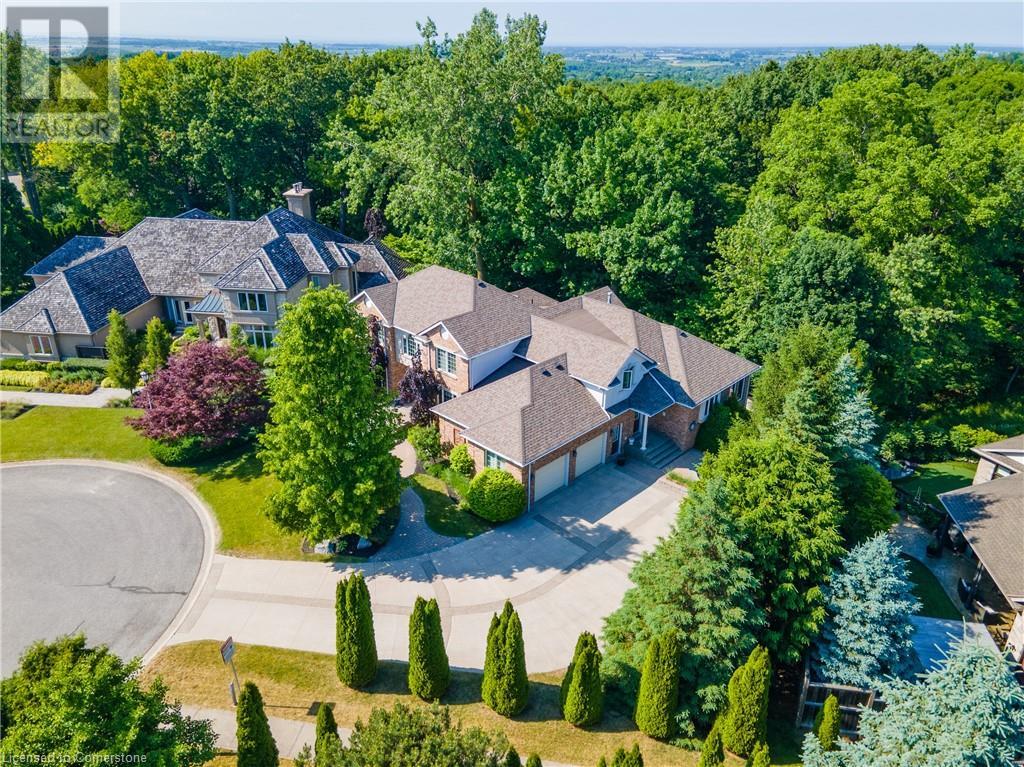 6431 Rockcliffe Estate, Niagara Falls, Ontario  L2J 4K7 - Photo 2 - 40744200