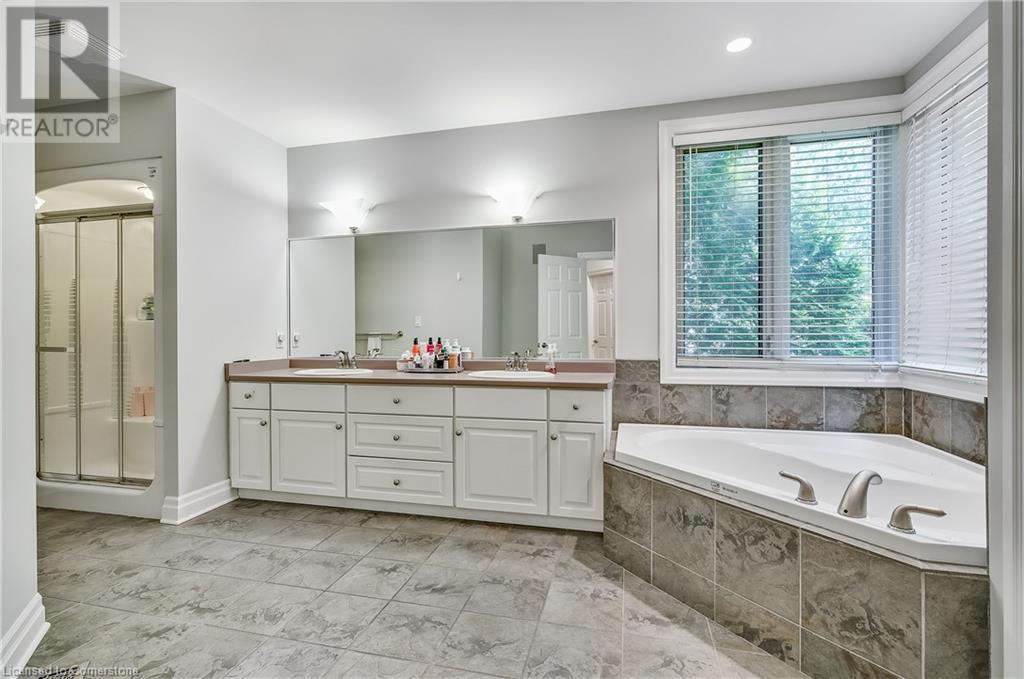 6431 Rockcliffe Estate, Niagara Falls, Ontario  L2J 4K7 - Photo 24 - 40744200