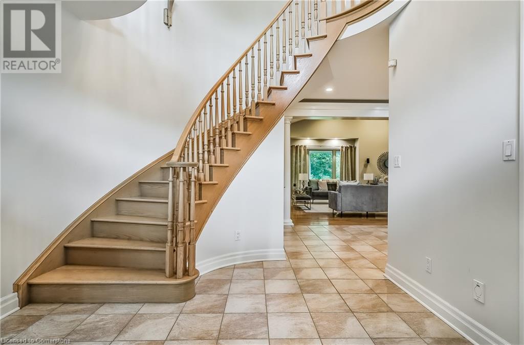 6431 Rockcliffe Estate, Niagara Falls, Ontario  L2J 4K7 - Photo 7 - 40744200