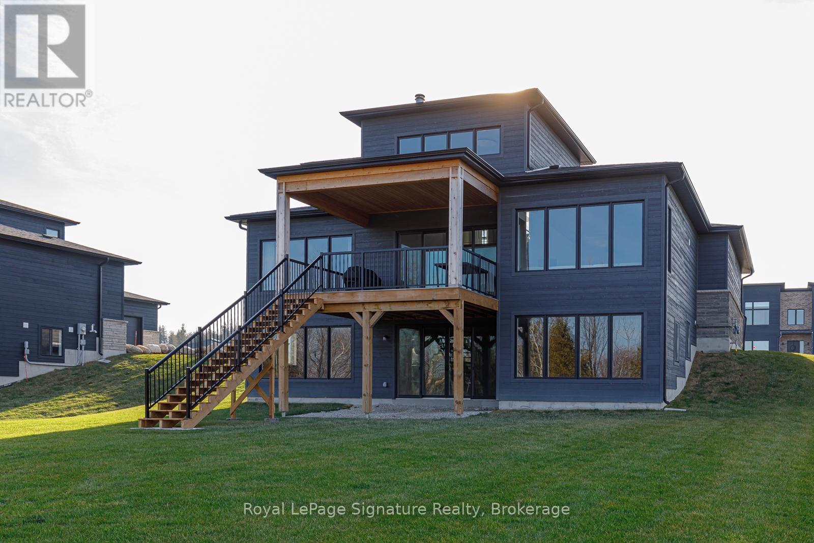 107 Sladden Court, Blue Mountains, Ontario  N0H 2P0 - Photo 1 - X12242173