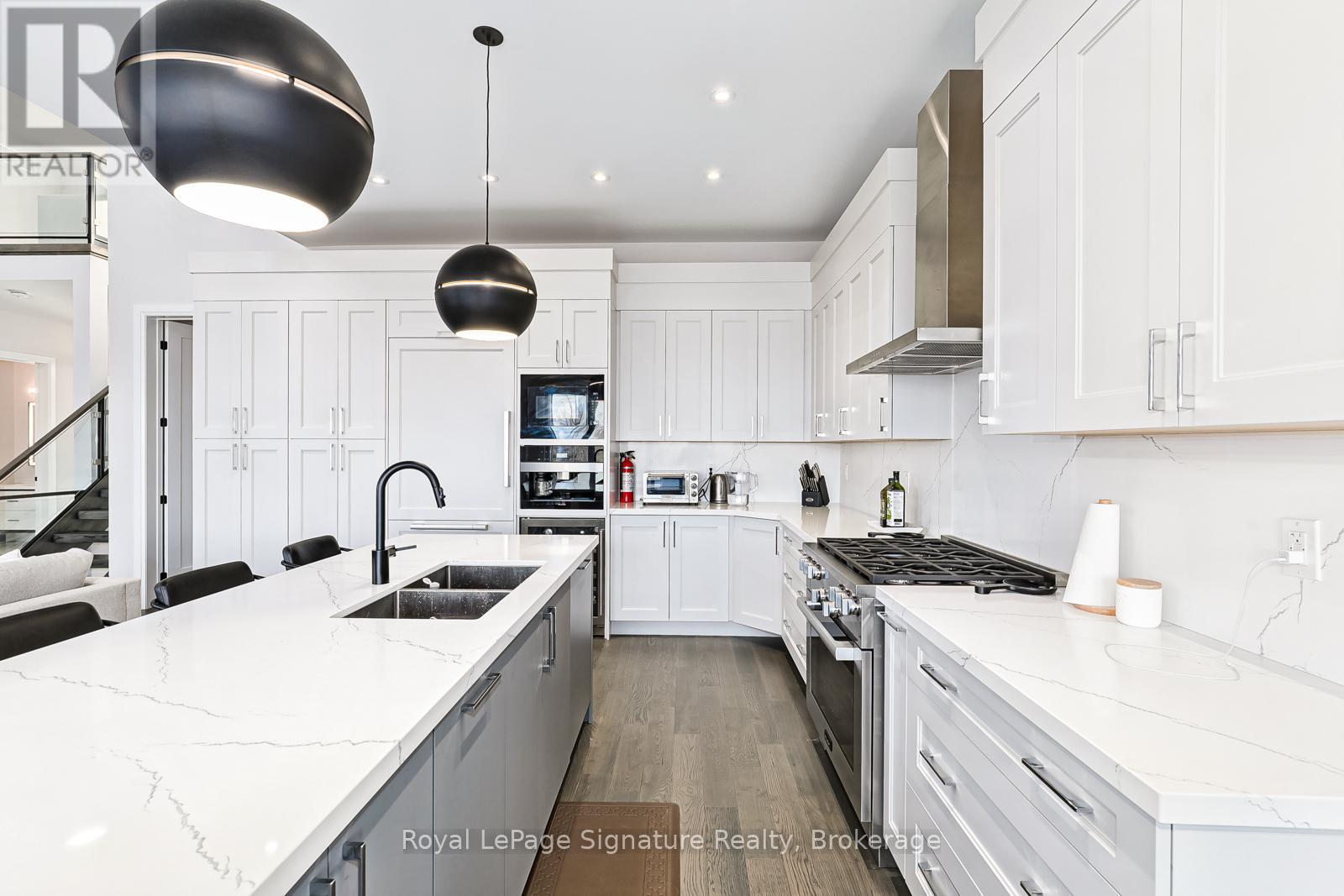 107 Sladden Court, Blue Mountains, Ontario  N0H 2P0 - Photo 15 - X12242173