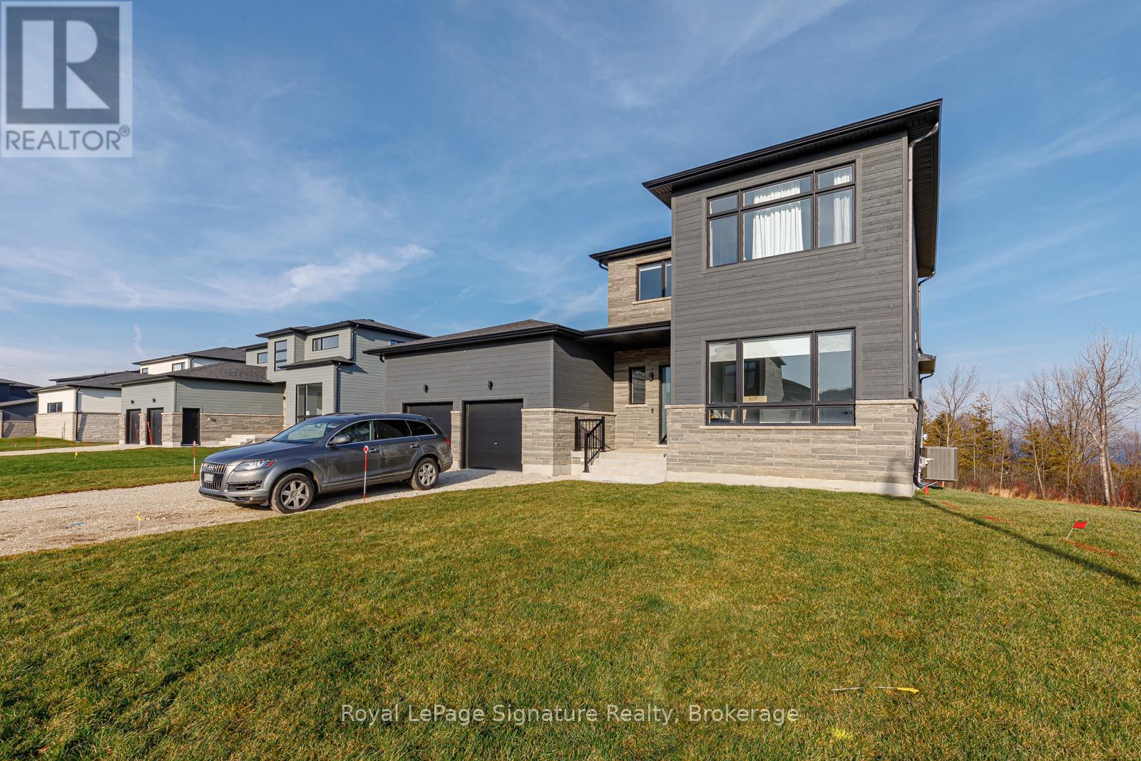 107 Sladden Court, Blue Mountains, Ontario  N0H 2P0 - Photo 4 - X12242173
