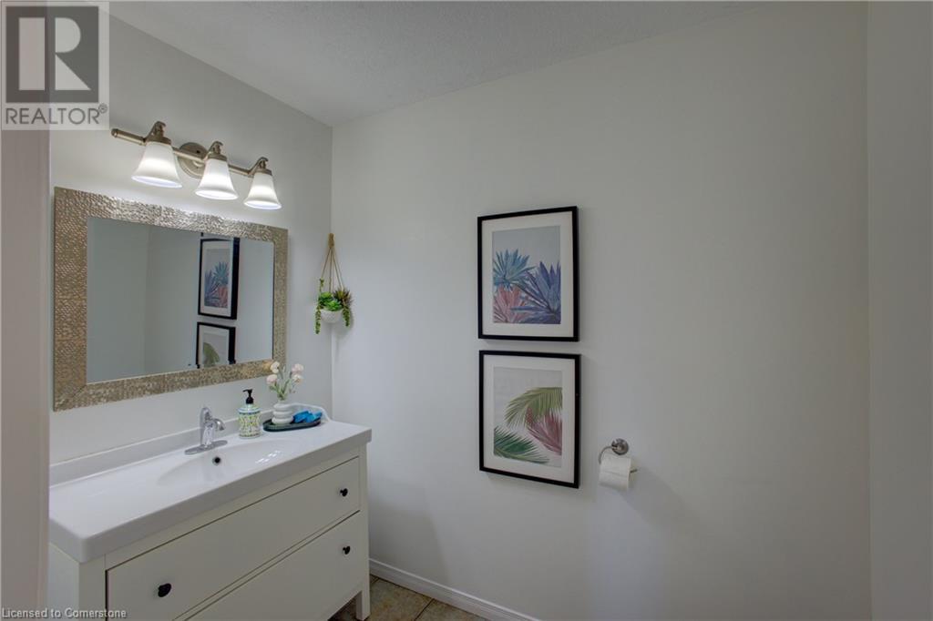 365 Parkvale Drive, Kitchener, Ontario  N2R 1Y2 - Photo 9 - 40743966