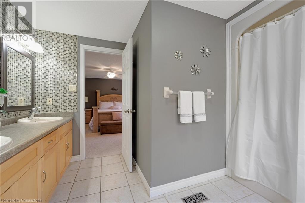 549 Langlaw Drive, Cambridge, Ontario  N1P 1H8 - Photo 22 - 40744596