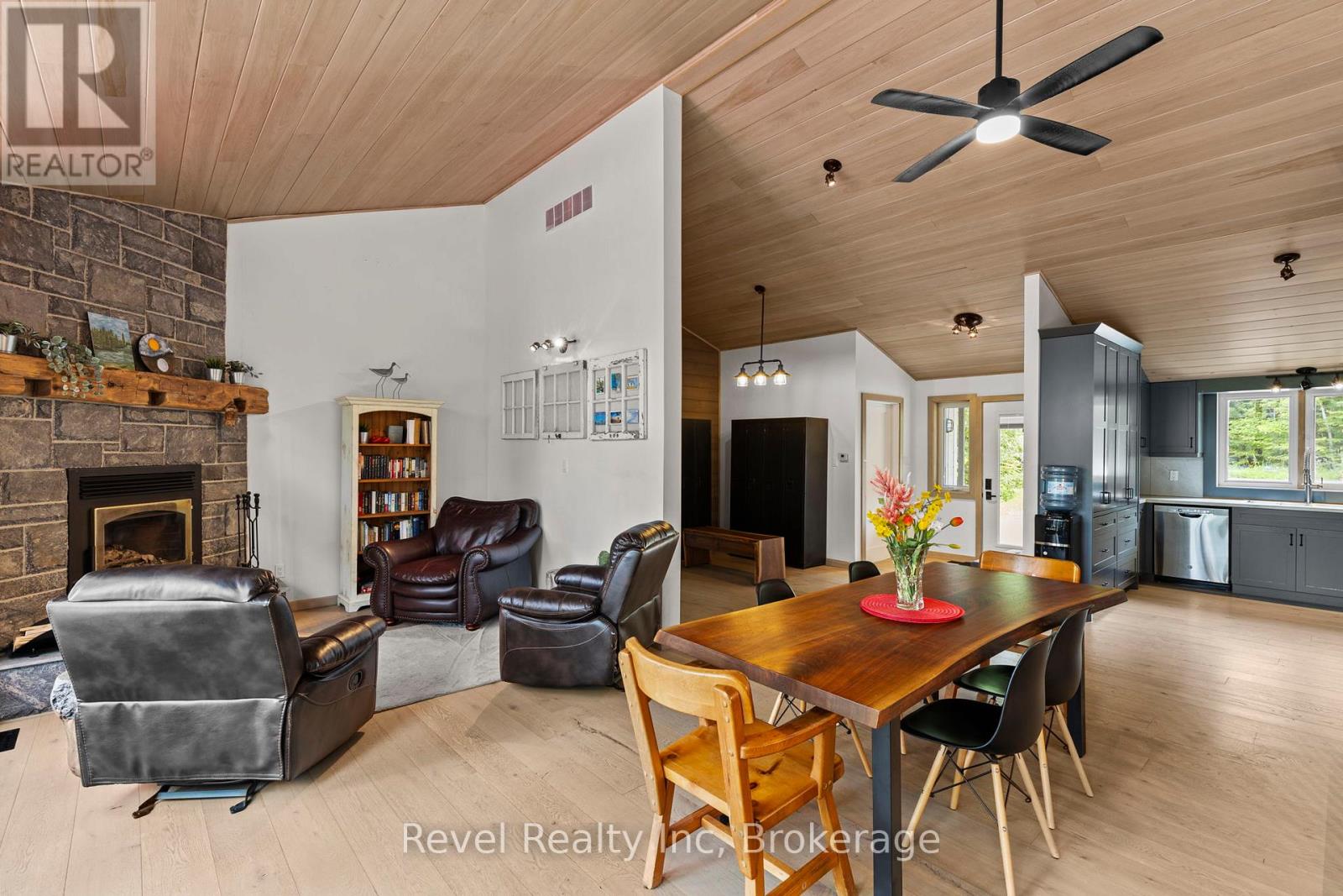 30 Sparrow Road, Seguin, Ontario  P0C 1J0 - Photo 11 - X12242347