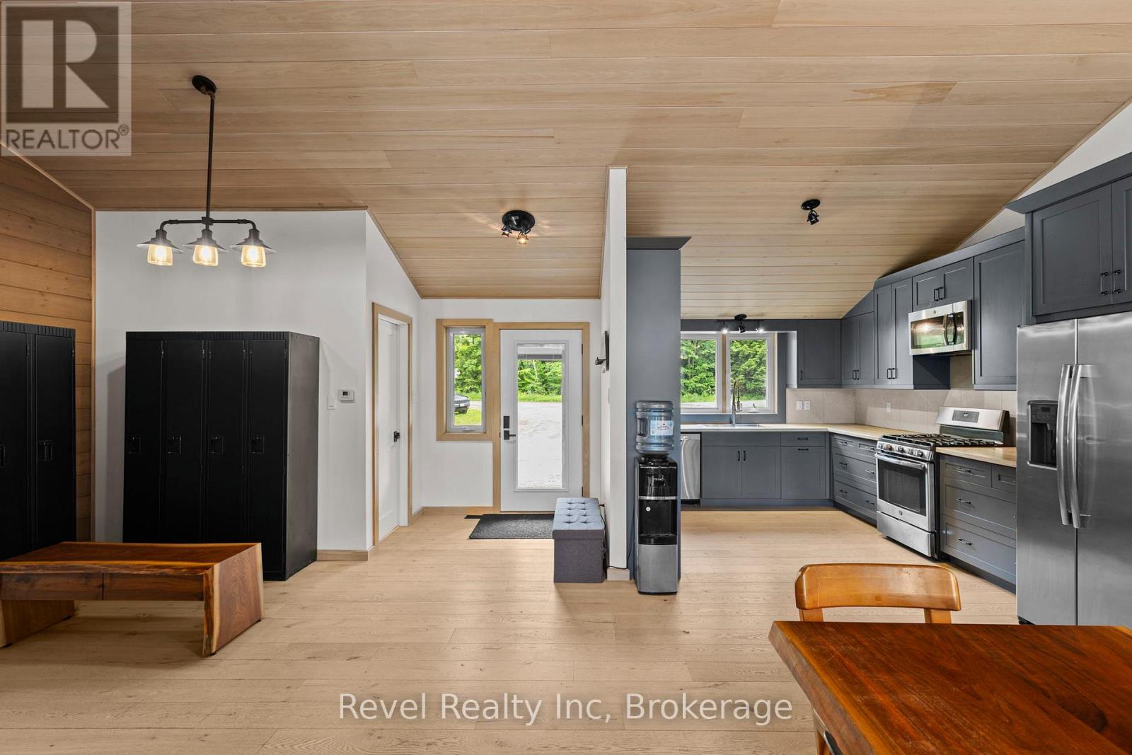 30 Sparrow Road, Seguin, Ontario  P0C 1J0 - Photo 12 - X12242347