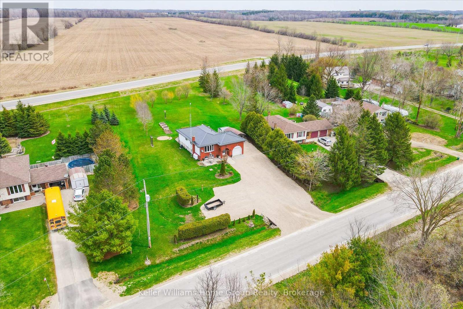 9505 Maas Park Drive, Wellington North, Ontario  N0G 2L0 - Photo 43 - X12242387