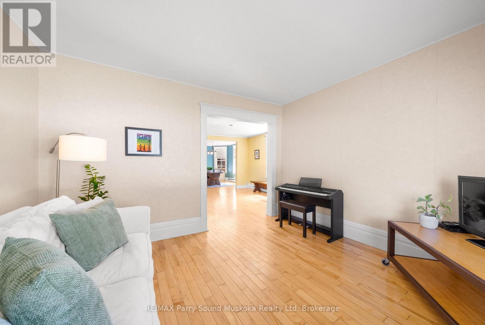 17 Waubeek Street, Parry Sound, Ontario  P2A 1B8 - Photo 13 - X12242567