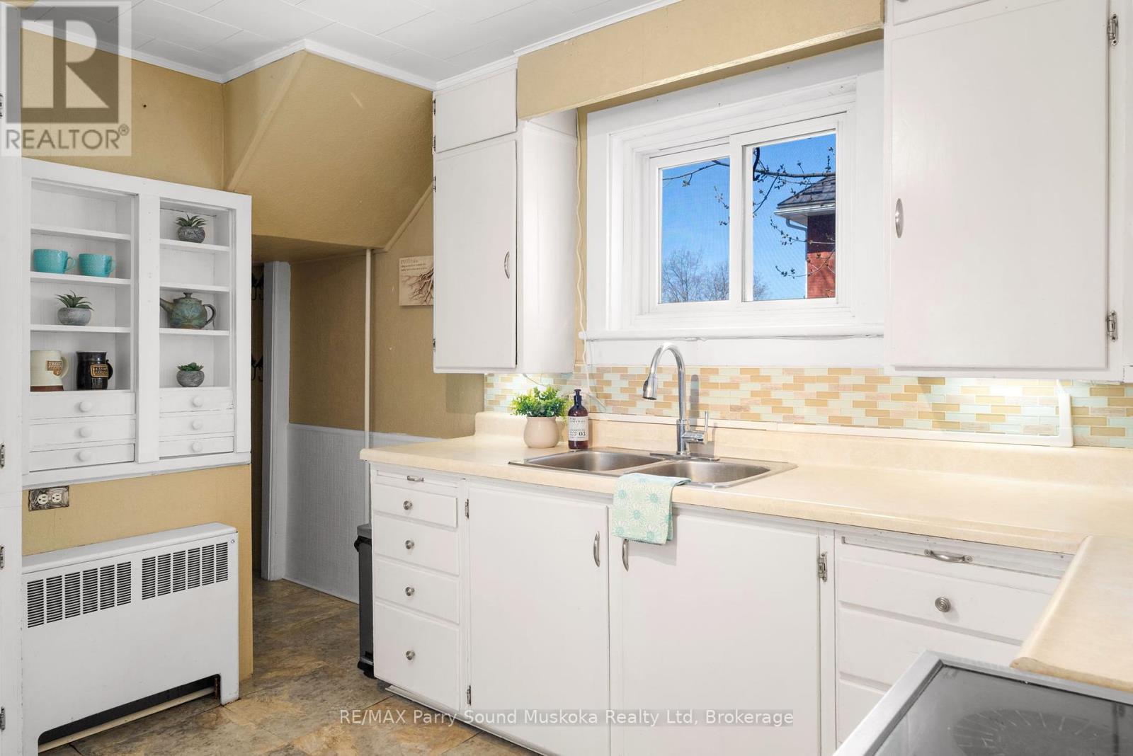 17 Waubeek Street, Parry Sound, Ontario  P2A 1B8 - Photo 21 - X12242567